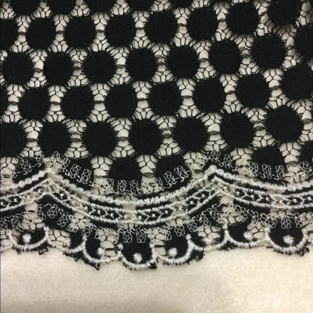Solitaire Blouse - Picture 3 of 4
